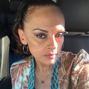 Meet your Posher, Frances i.